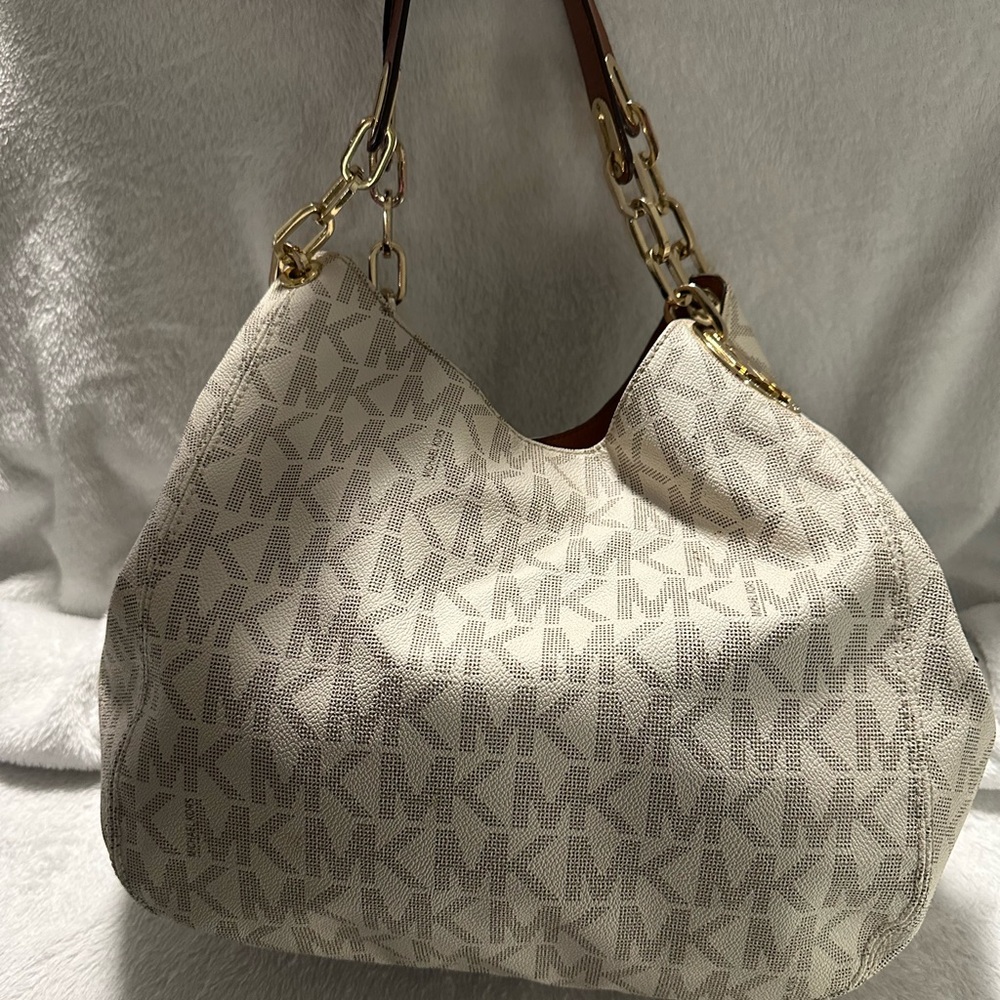Pre loved Michael Kors Fulton Large Logo Shoulder Bag